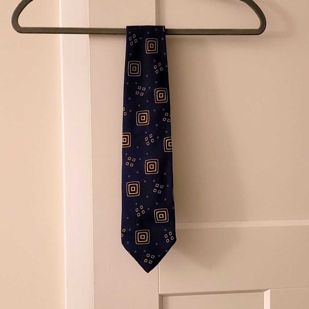 NWOT abstract Blue and Gold Tie.